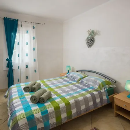 Casa Marta In Brajkovici - Haus Fuer 4 Personen Kanfanar